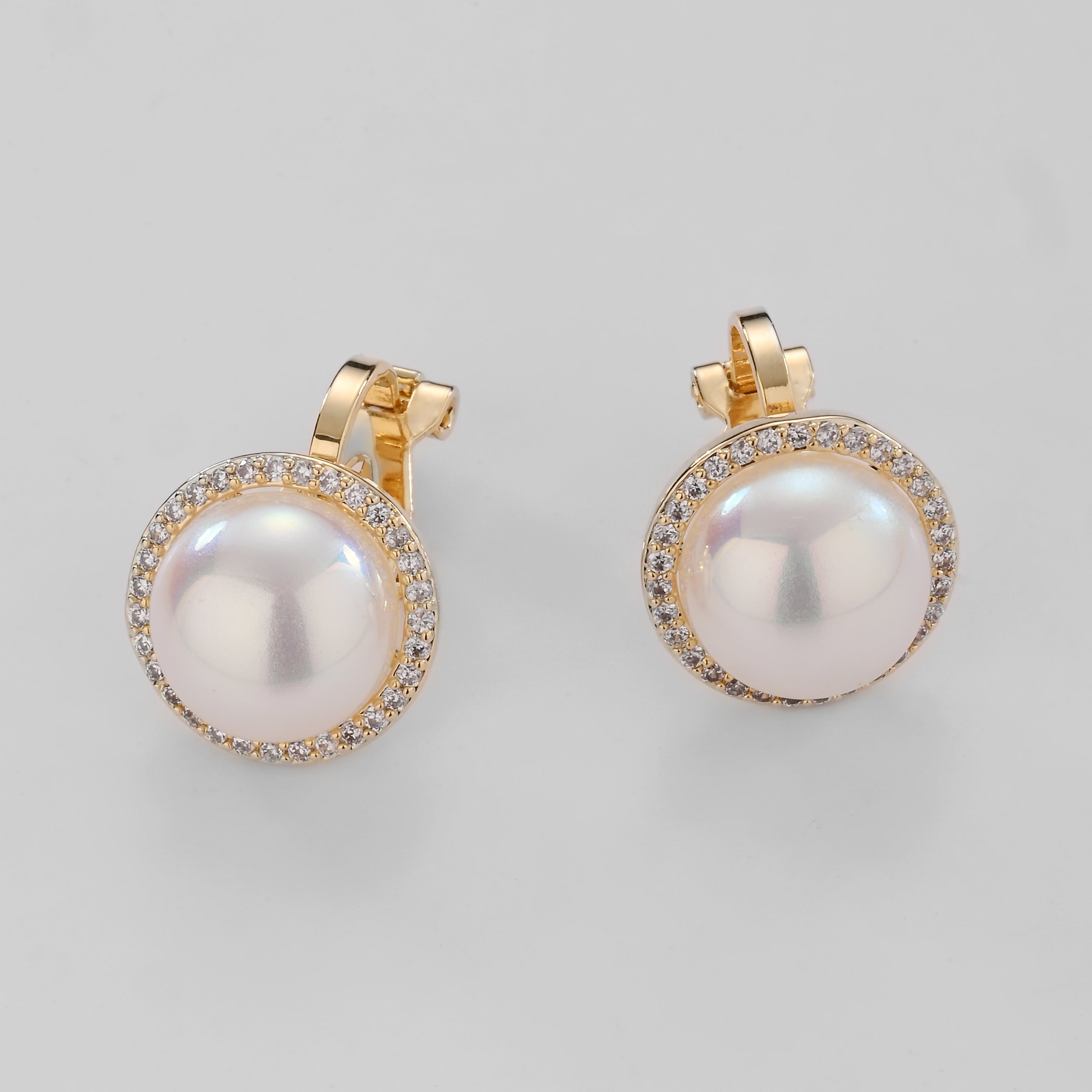 Pendientes de clip con halo de perla dorada