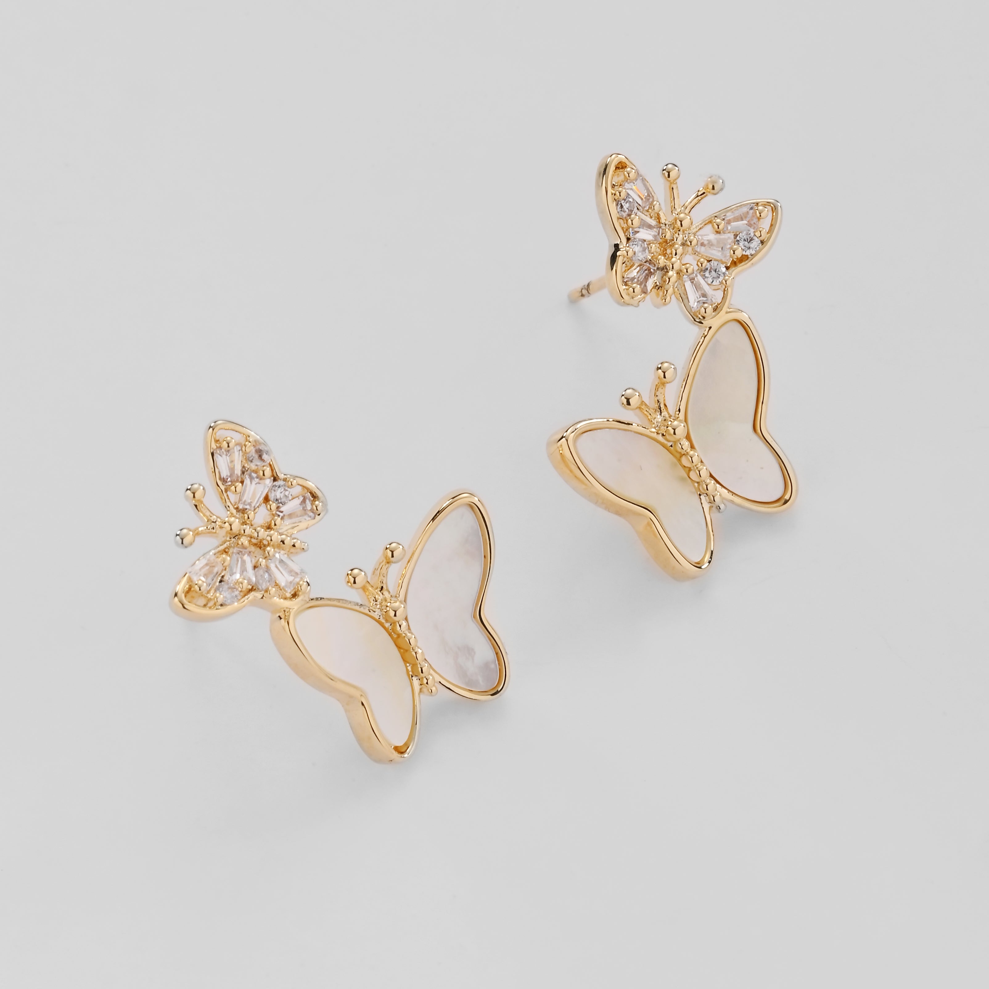 Pendientes colgantes de doble mariposa