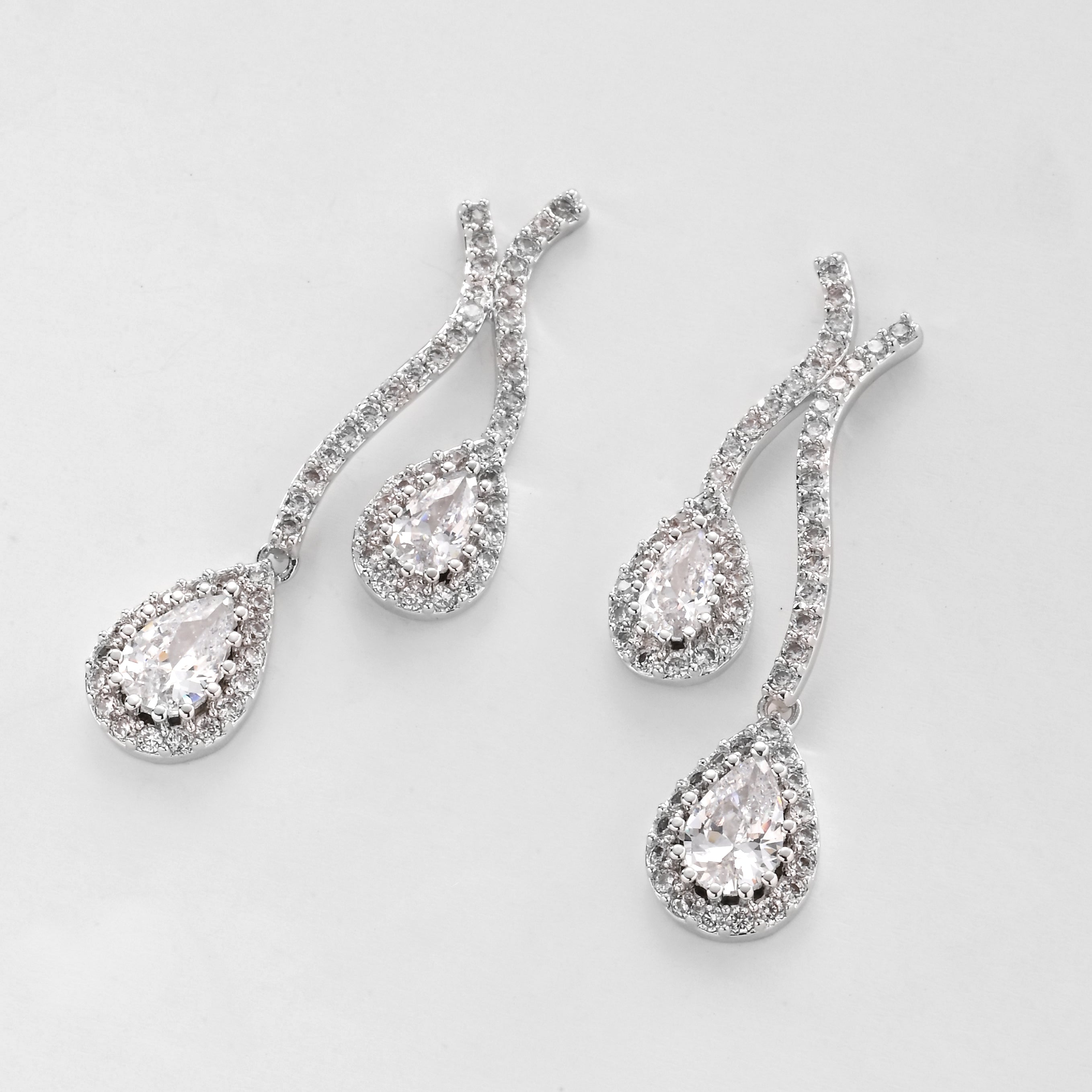 Pendientes de alas de cristal centelleantes