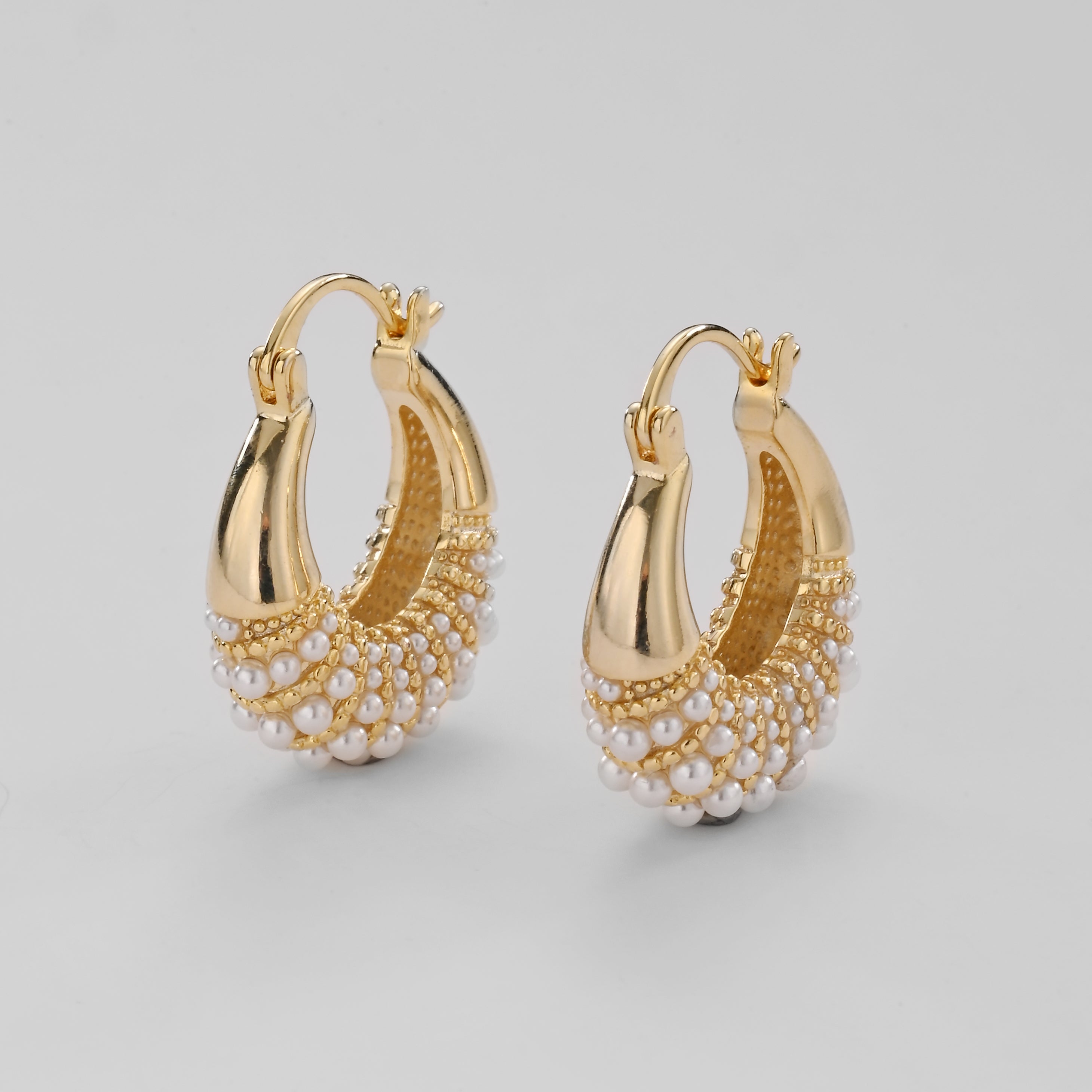 Pendientes de aro con forma de abanico de perlas