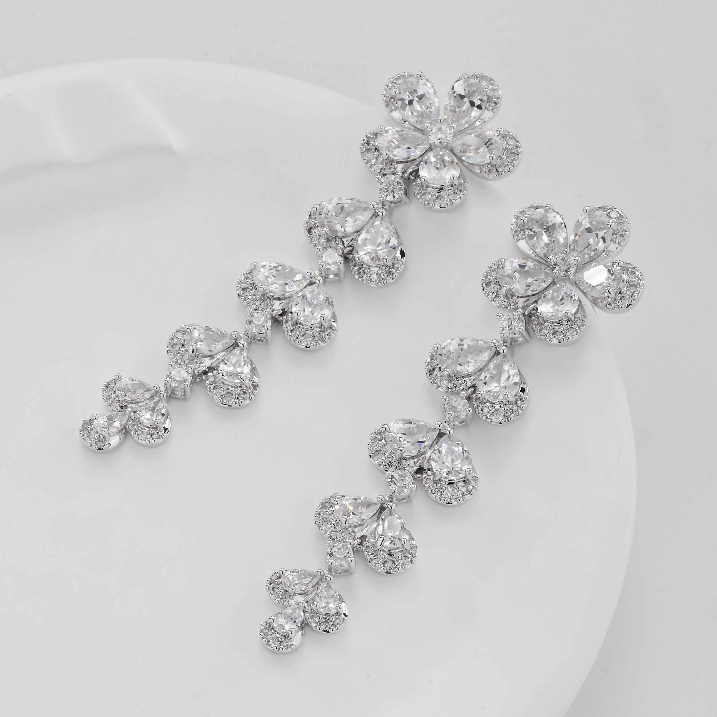 Pendientes de racimo floral brillante