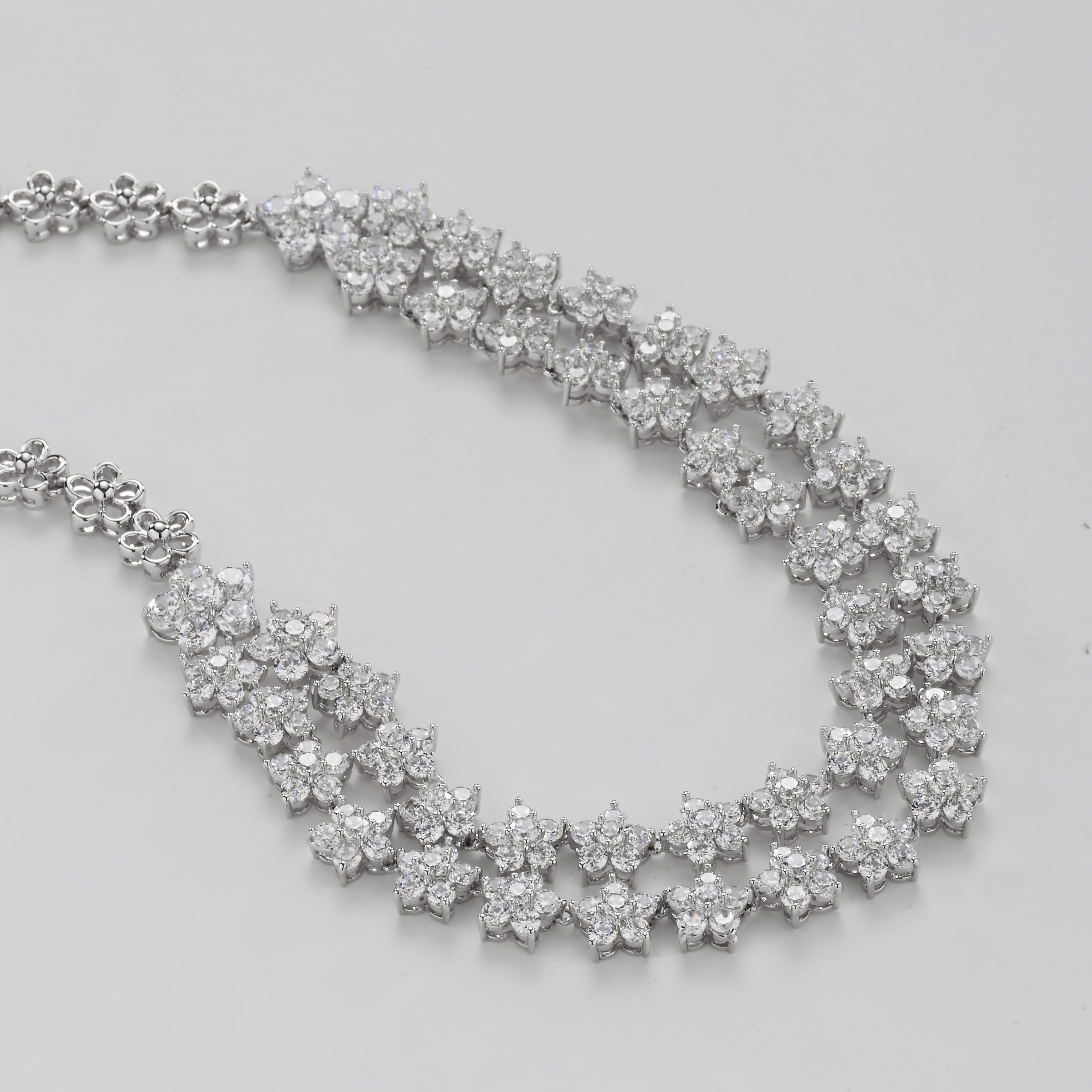 Collar en capas Radiant Blossom