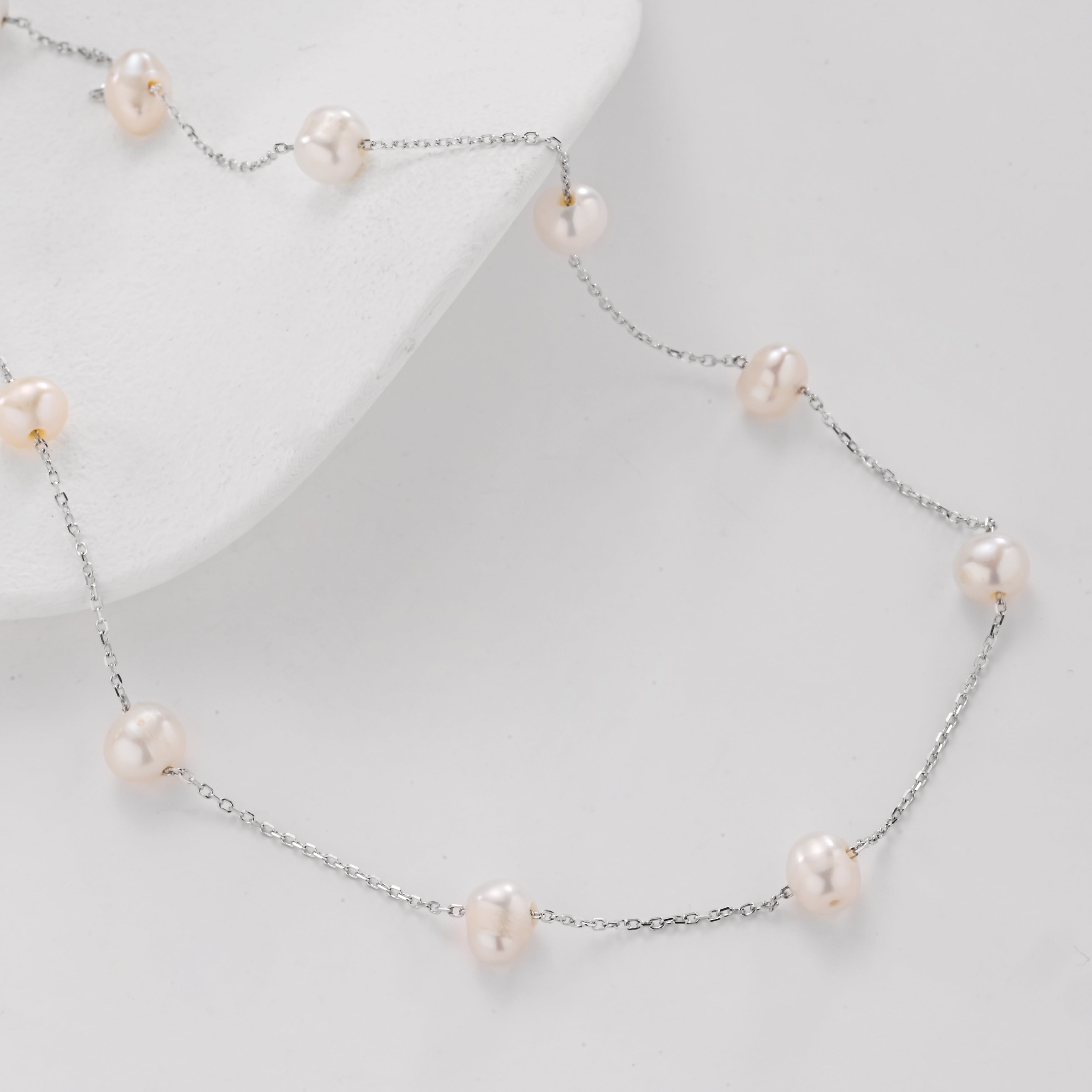 Collar de cadena de perlas flotantes