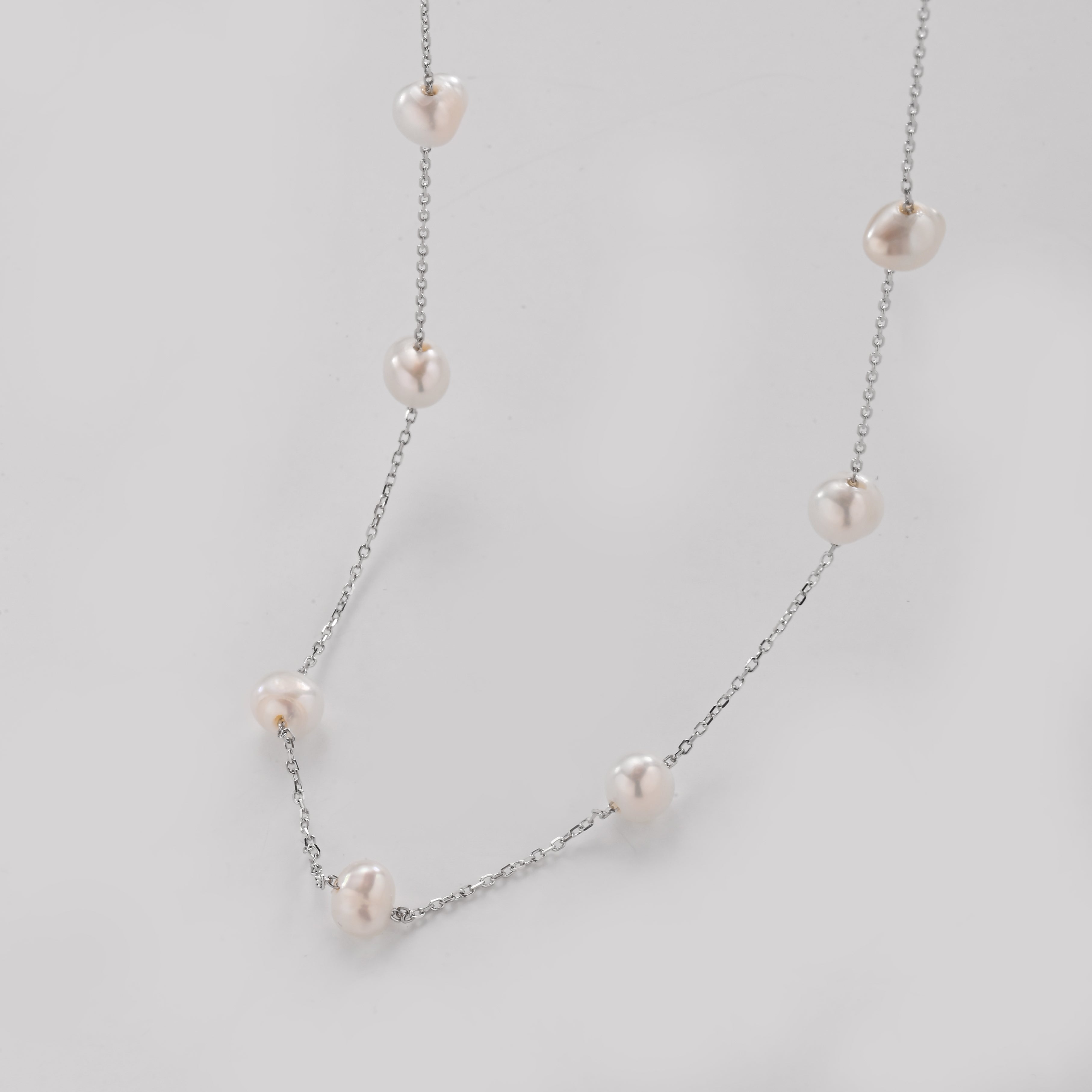 Collar de cadena de perlas flotantes