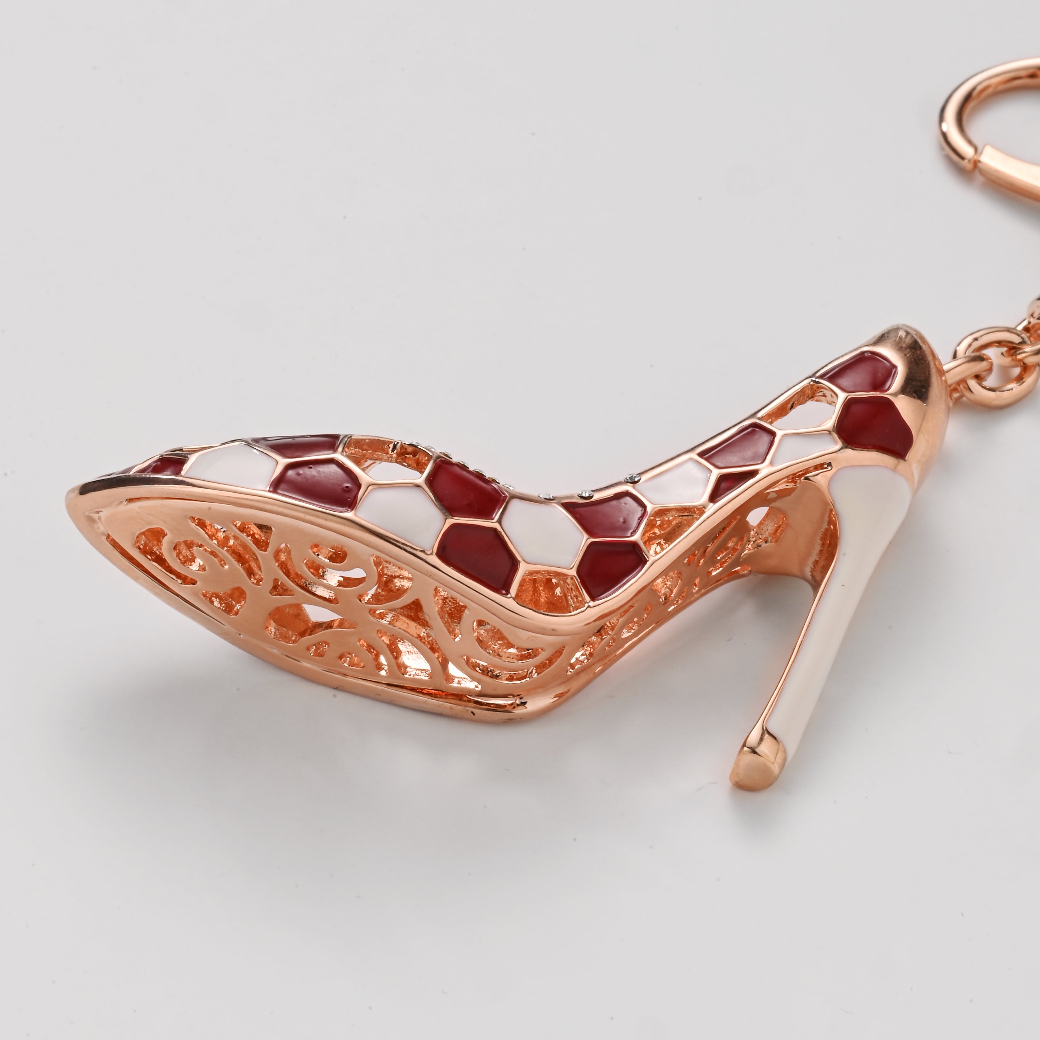 Charm para bolso de tacón alto con diseño de leopardo rubí