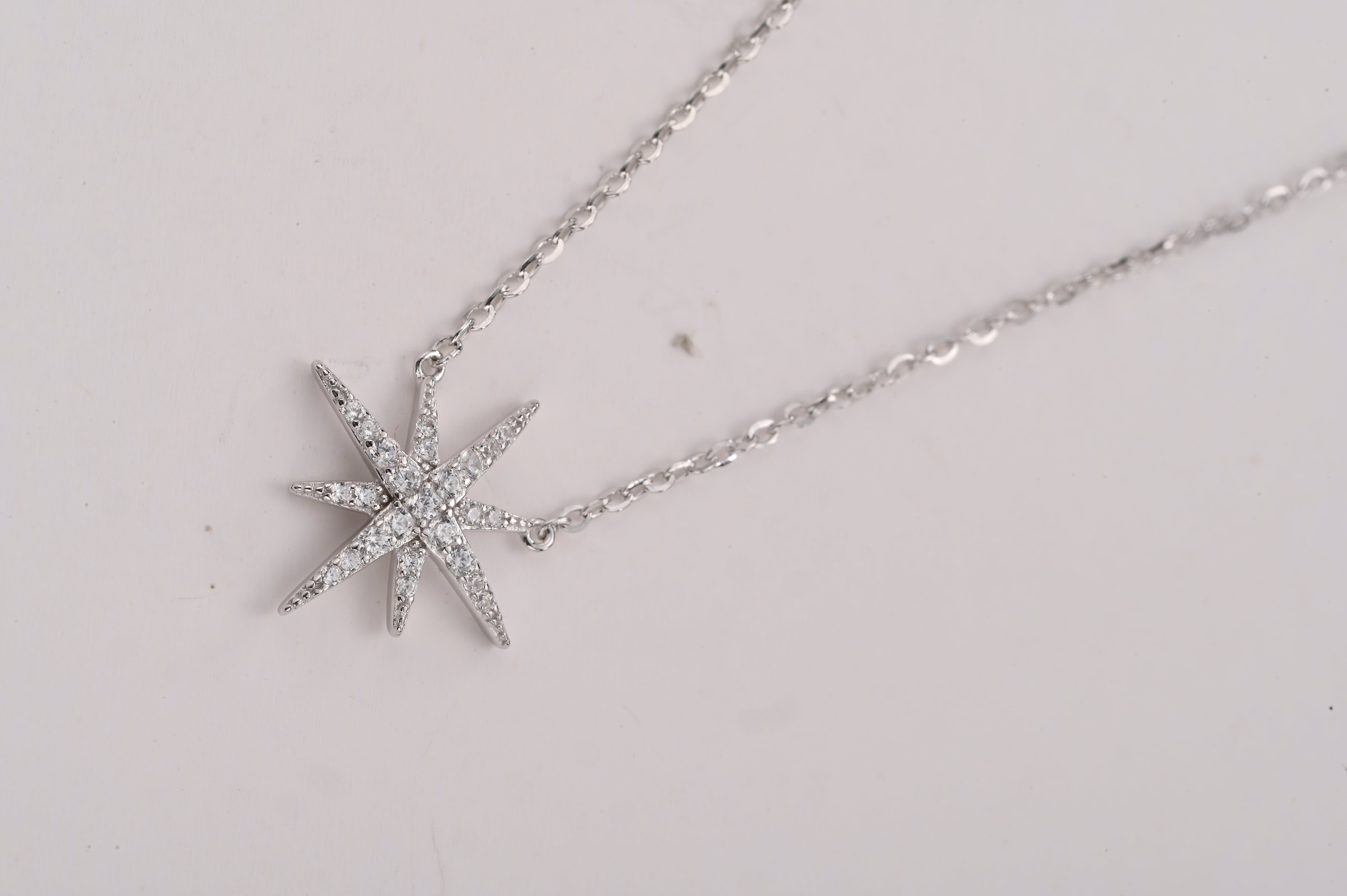 Delicados pendientes con forma de estrella