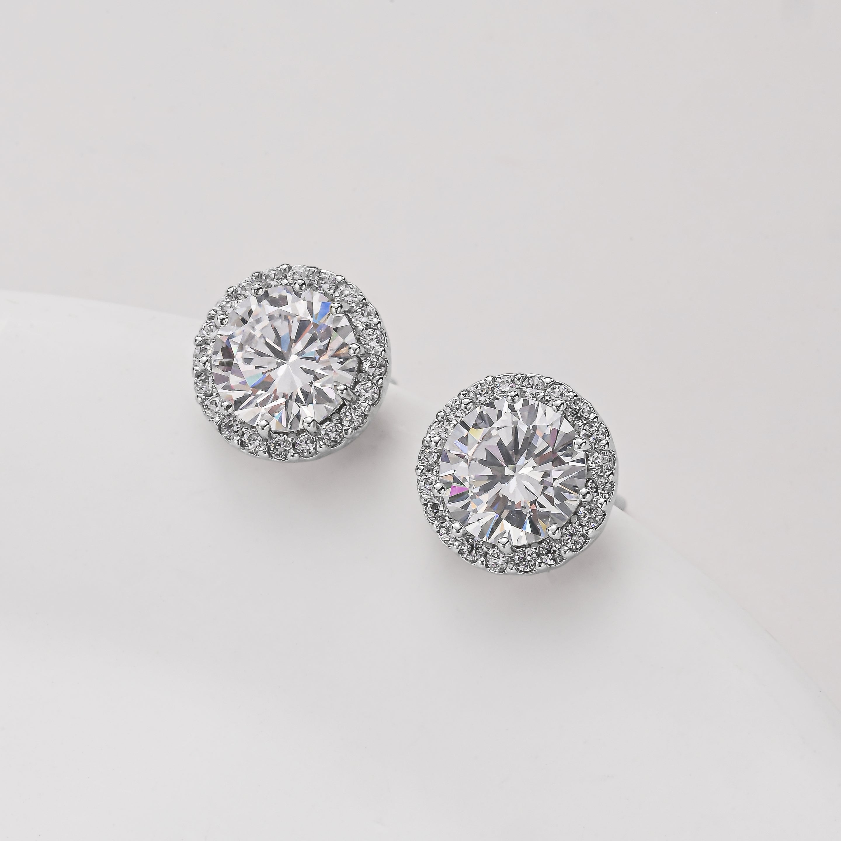 Pendientes sencillos con brillo