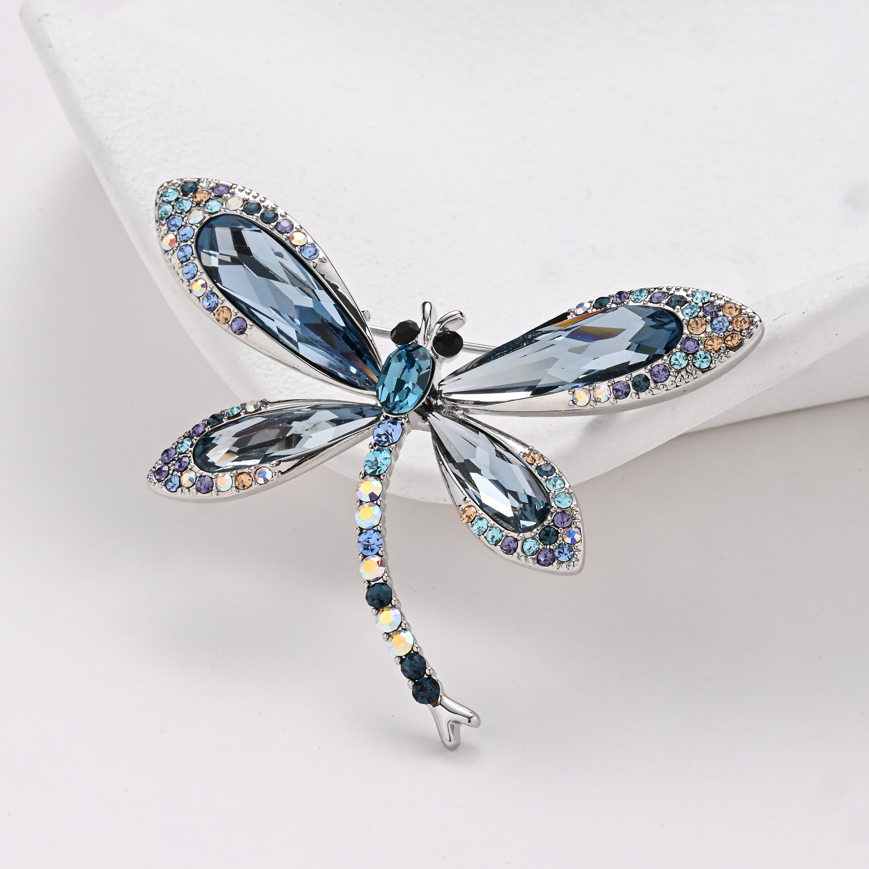Broche de libélula de cristal de zafiro