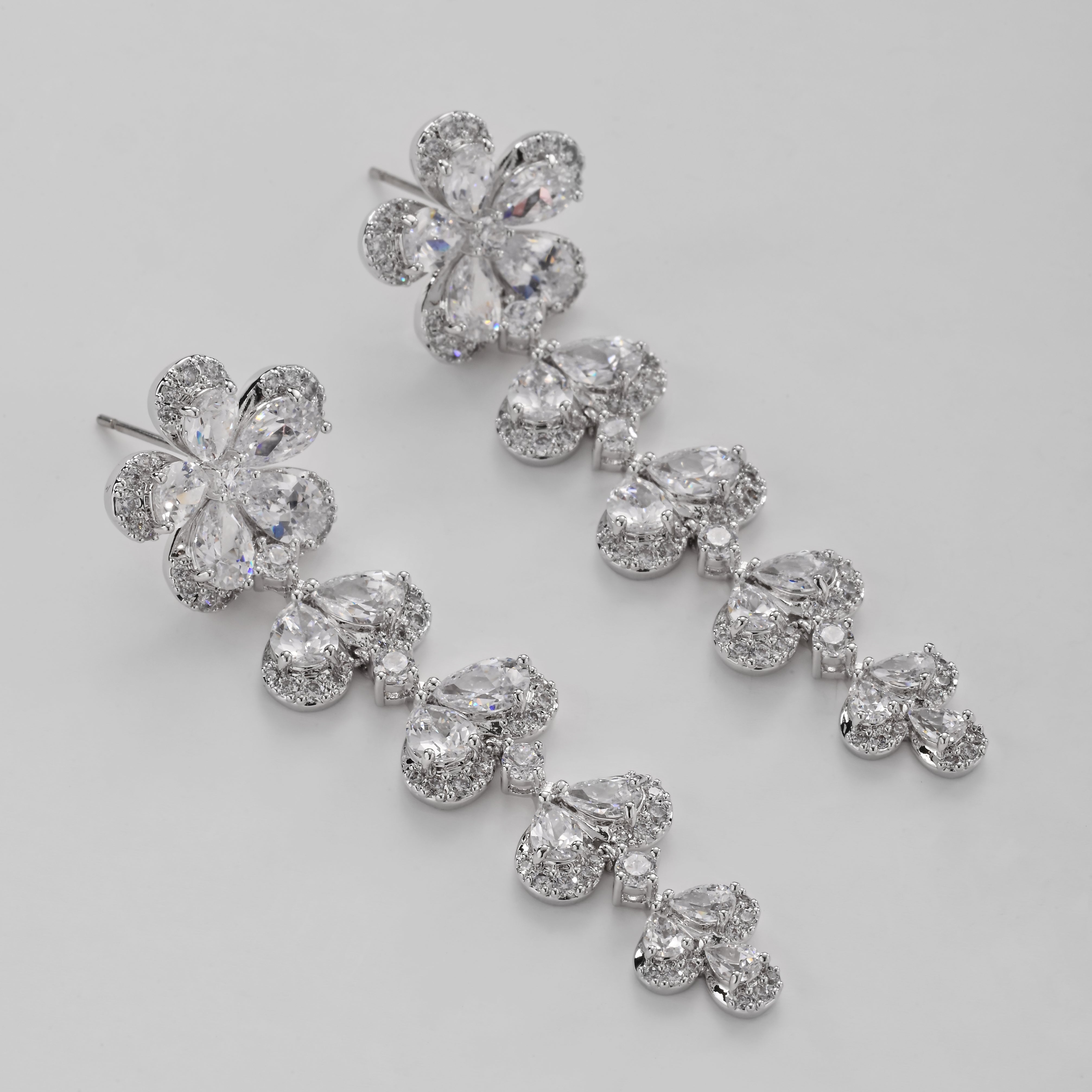 Pendientes de racimo floral brillante