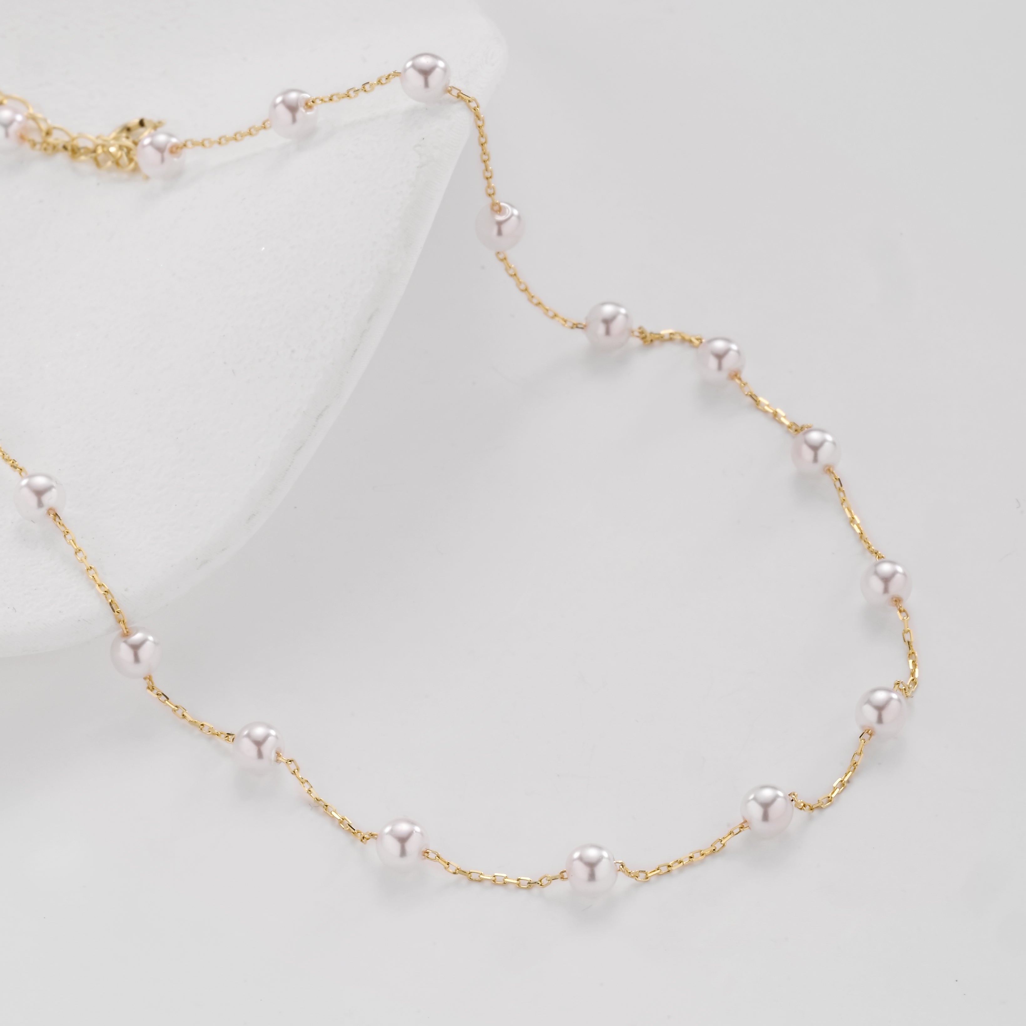 Collar de cadena de perlas flotantes
