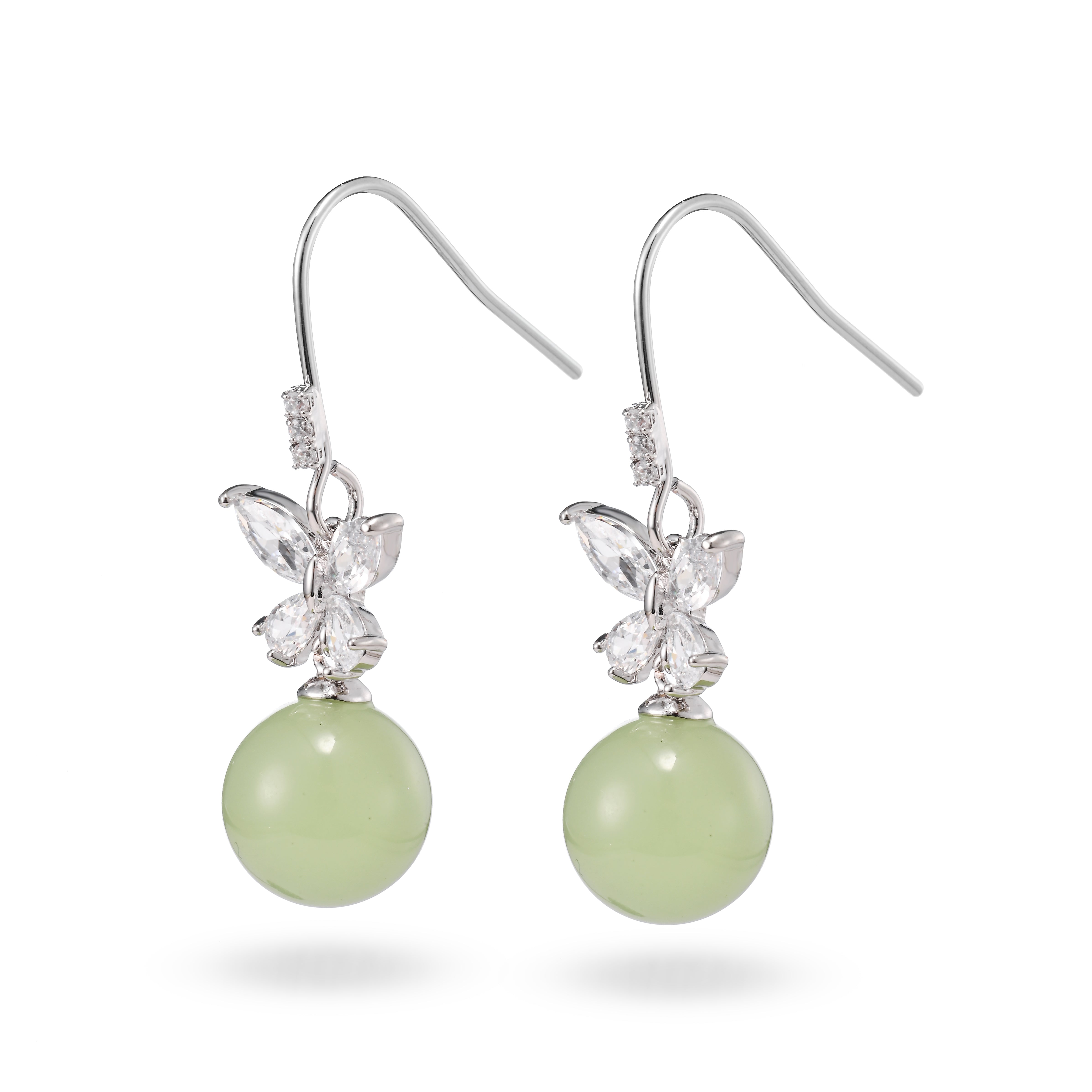 Pendientes colgantes de mariposa y jade