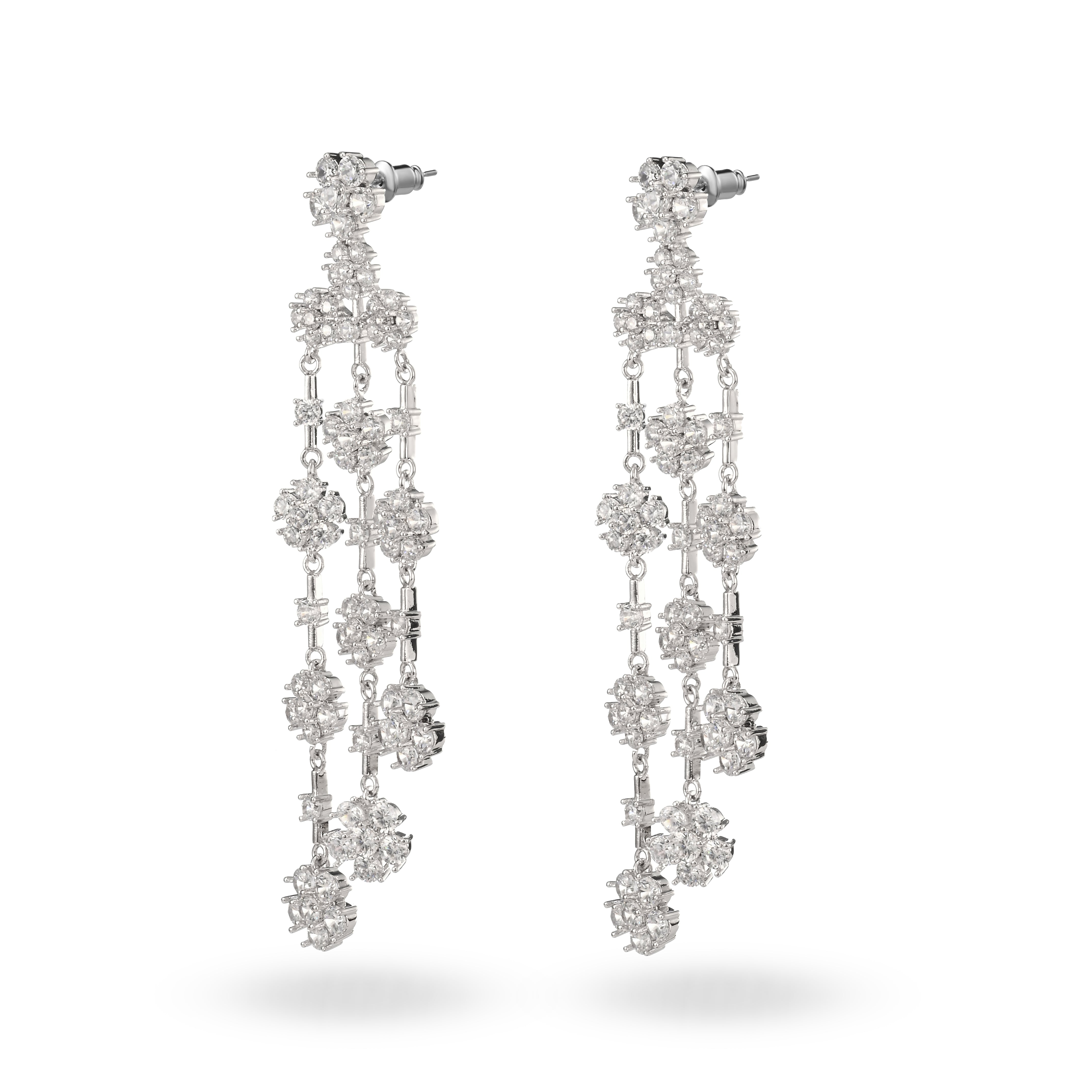 Pendientes florales brillantes