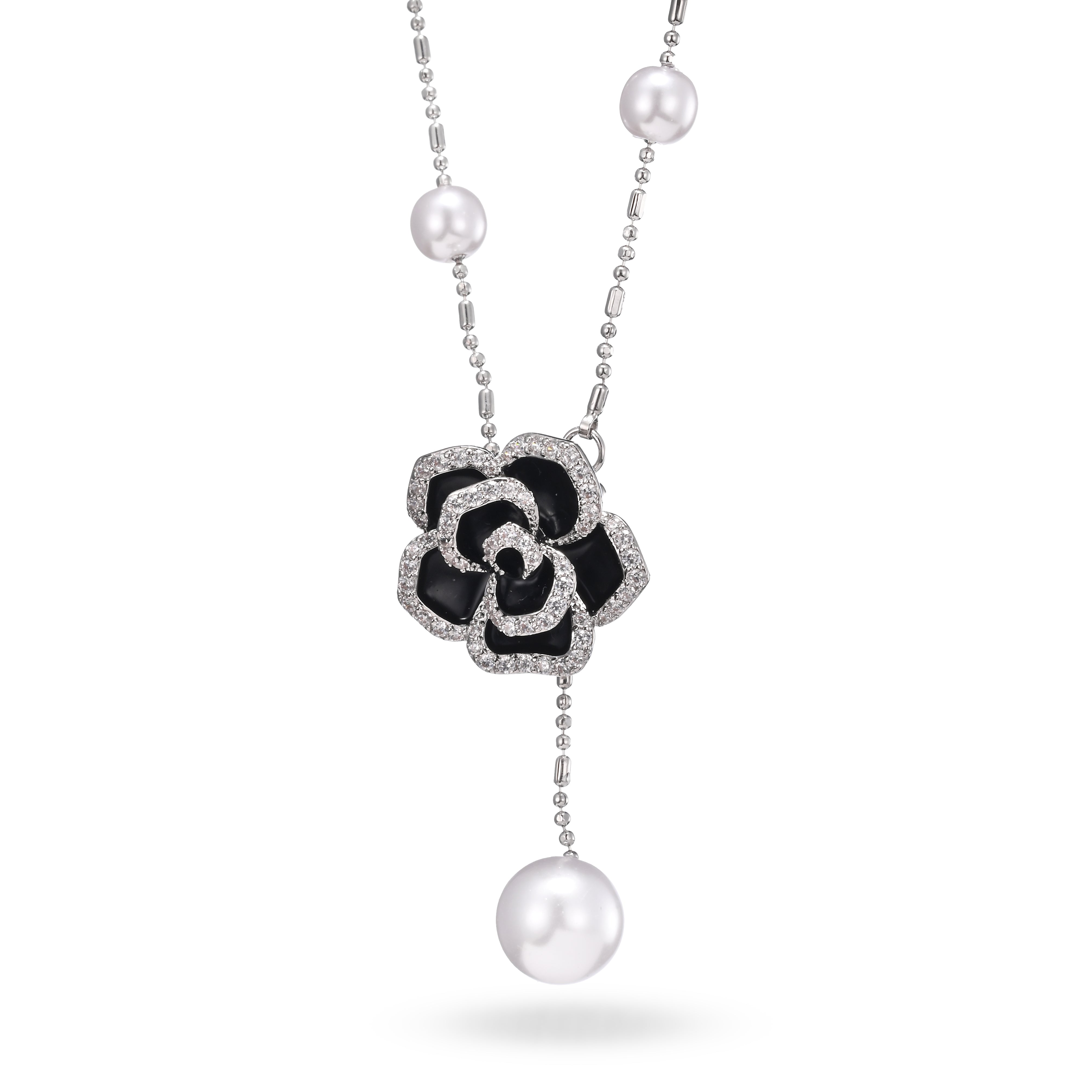 Collar de perla y rosa