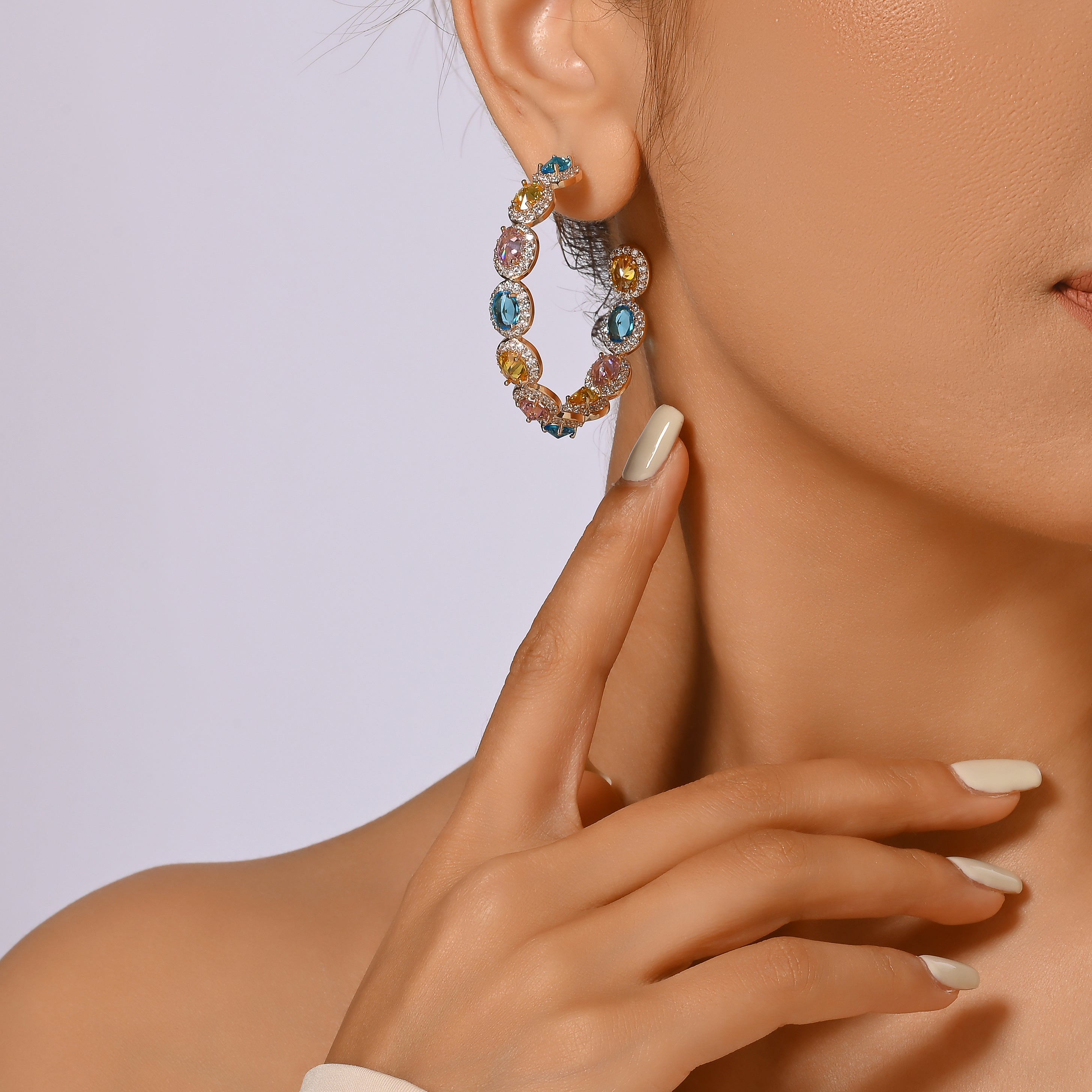 Pendientes de aro con piedras preciosas multicolores