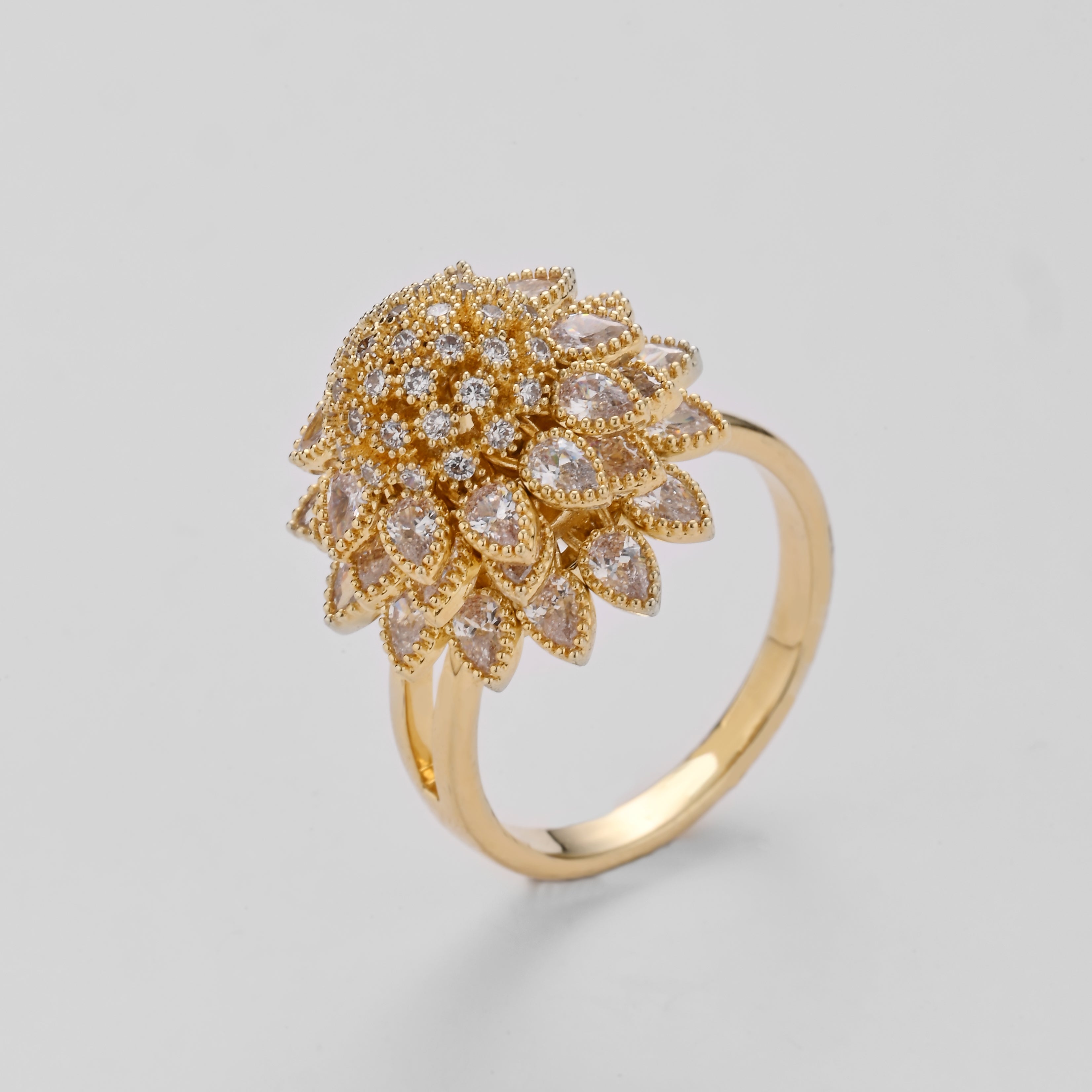 Anillo de flor de cristal