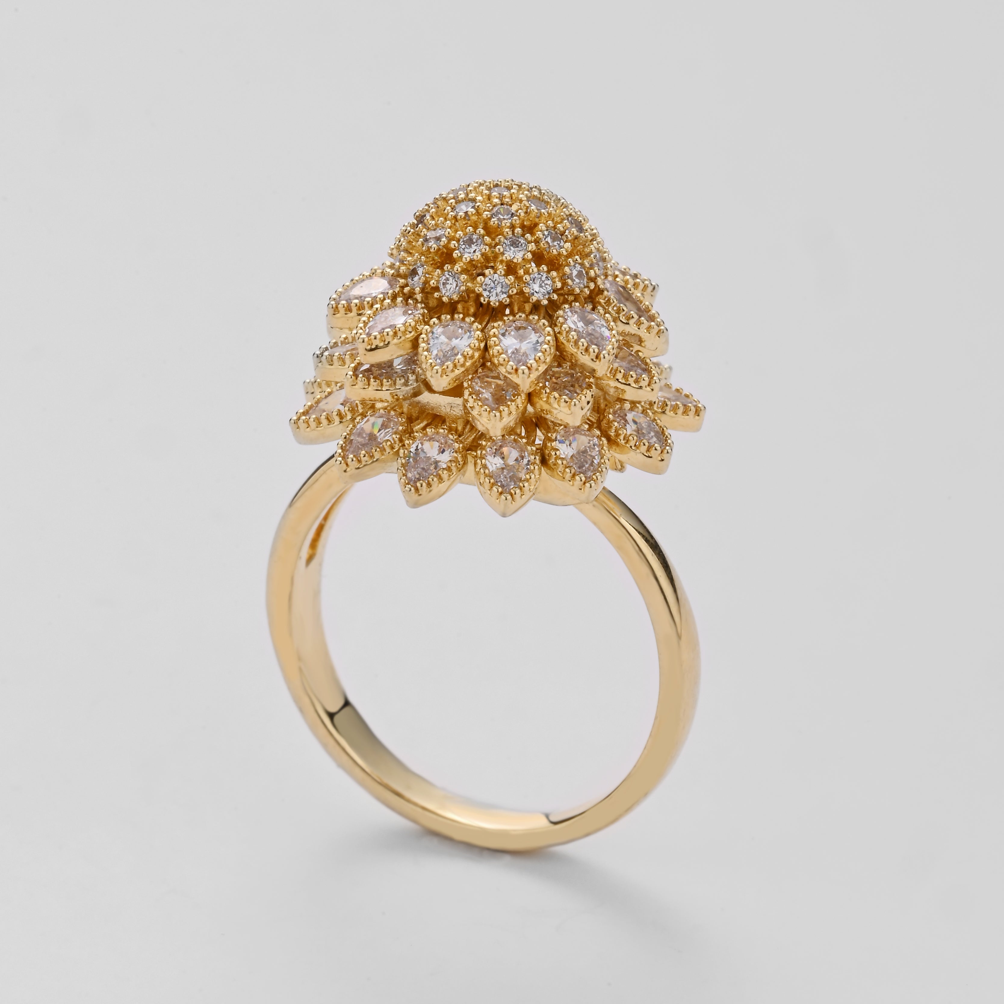 Anillo de flor de cristal