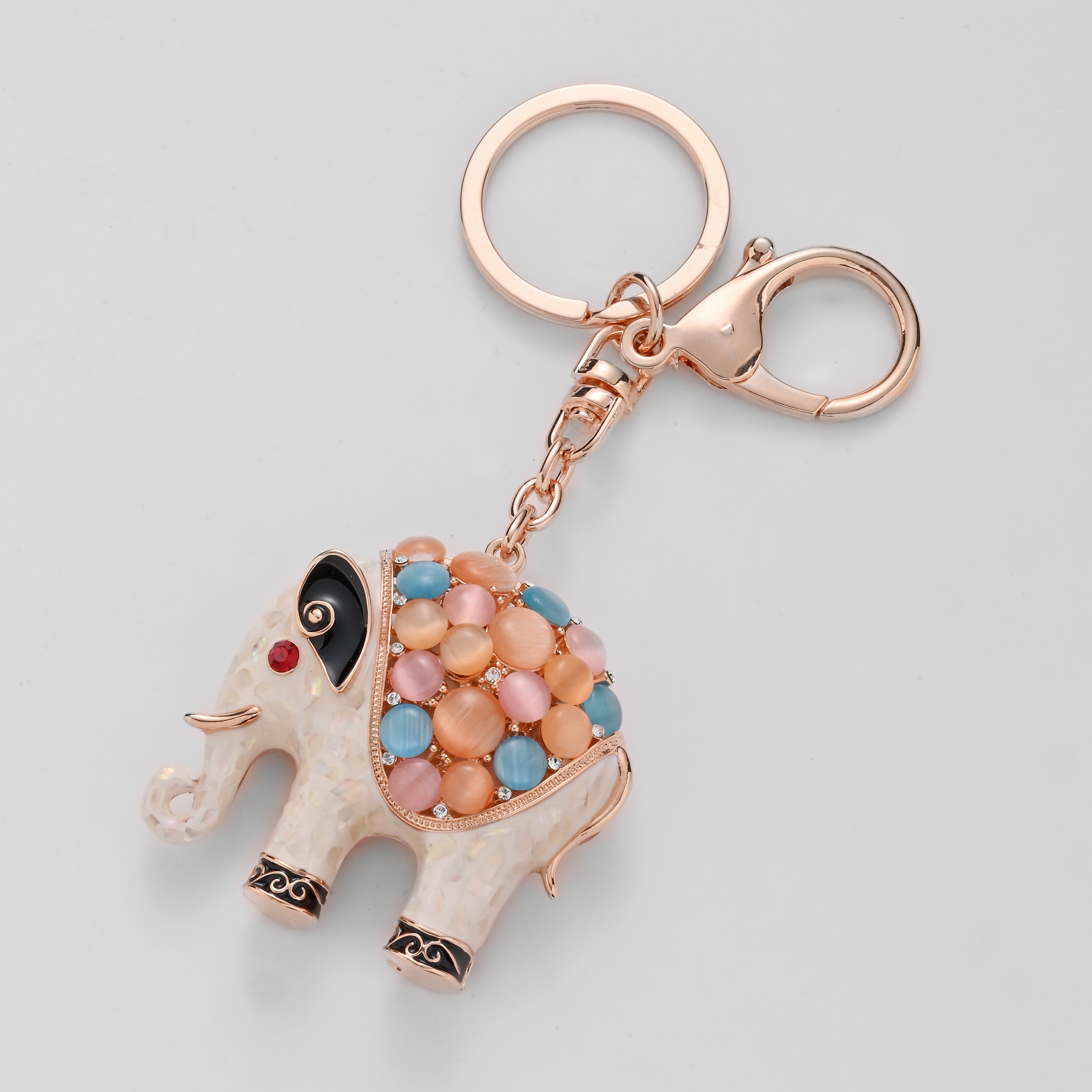 Llavero con dije de elefante pastel para bolso