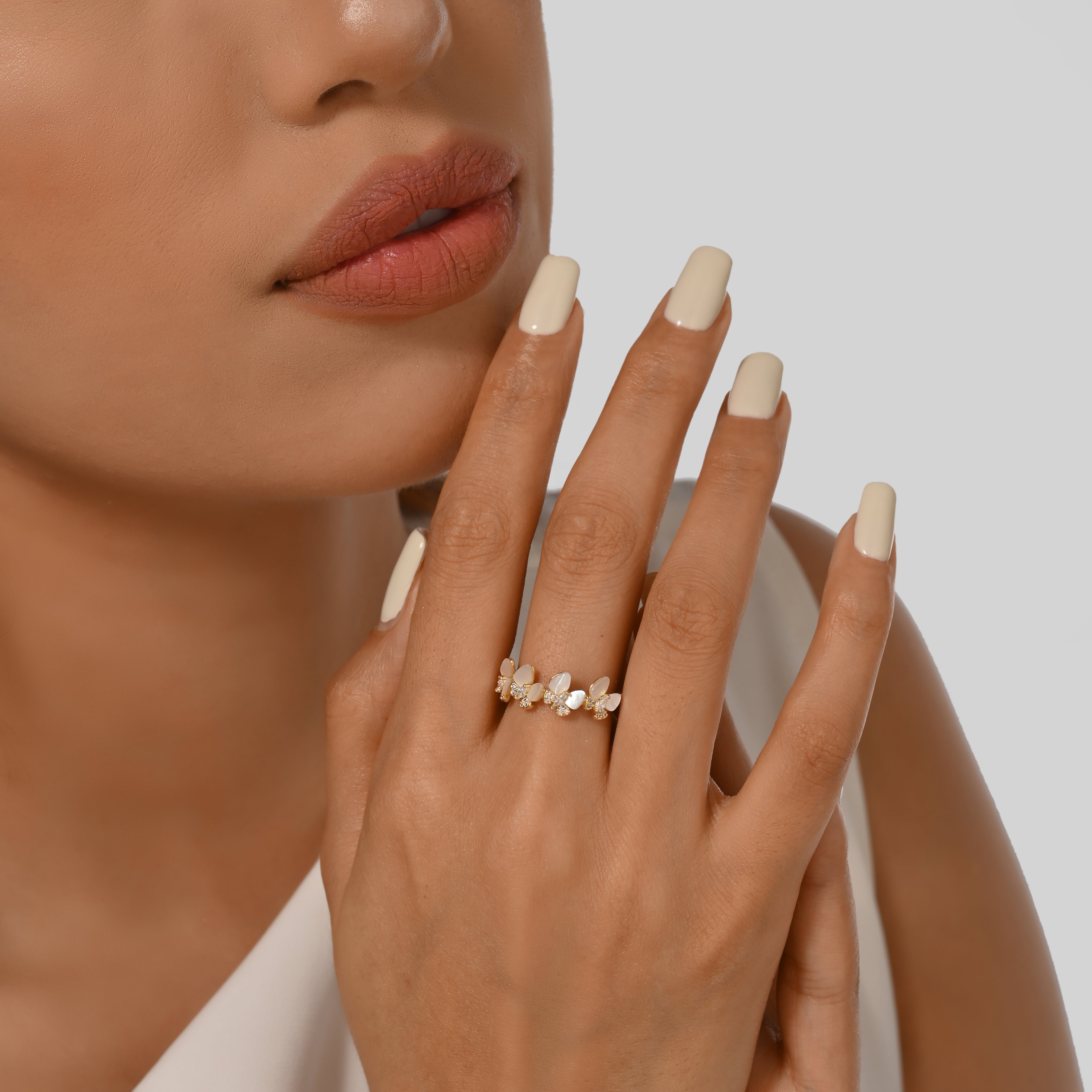 Anillo ajustable con tiara de piedra lunar